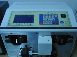 【大平方剝線機(jī)】擁有精密結(jié)實(shí)的機(jī)身，觸模式